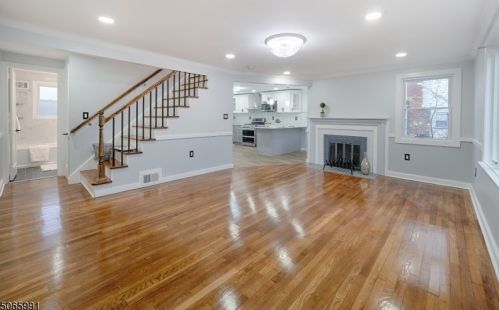 36 Woodcrest Cir, Springfield NJ  07081-1517 exterior