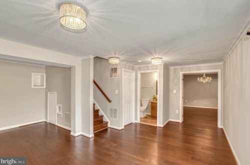 6733 Sutton Oaks Way, Gainesville VA  20155-1489 exterior