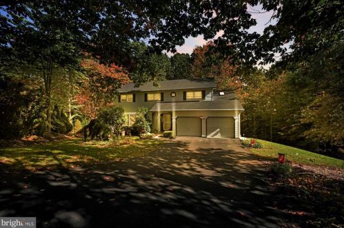 826 Pinewood Dr, Primrose PA 17901-9544 exterior