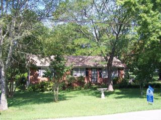 2203 Mitchell Ave, Greensboro, NC 27405-1636