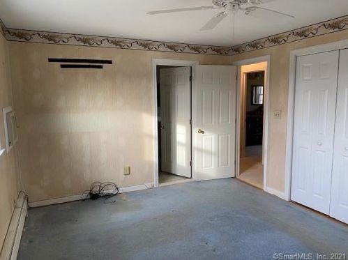 34 Robert Ln, Wallingford CT  06492-4317 exterior