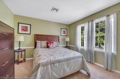 812 Pleasant St, Southington CT  06489-2015 exterior