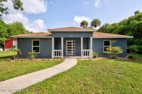 3250 Parker St, Mims, FL 32754-3831