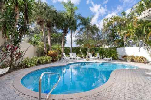 16942 Knightsbridge Ln, Delray Beach, FL 33484-6950