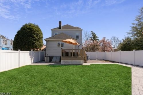 55 Charles St, Roselle Park NJ  07204-2258 exterior