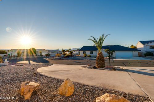 3886 Whaler Dr, Lake Havasu City AZ  86406-4302 exterior