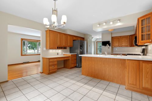 431 Renson Rd, Chenequa, WI 53029-1816