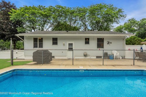 10 Trinity Pl, Jackson Twp NJ  08527-1822 exterior