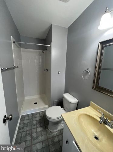 2929 Cambridge Dr, Woodbridge VA  22192-3116 exterior