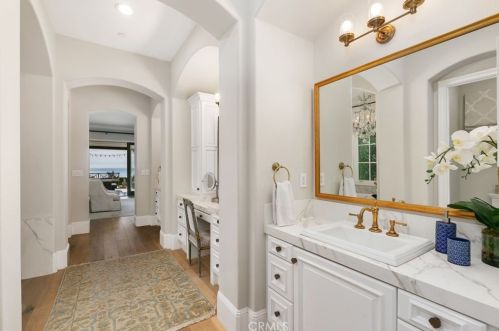 8 Rockshore Blf, Newport Beach CA  92657-2131 exterior