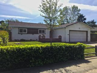 9008 Alderson Ave, Sacramento, CA 95826-4407