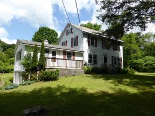6265 Vt Route 7a, Sunderland VT  05250-8434 exterior