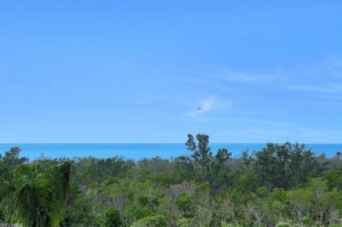 6585 Nicholas Blvd, Naples, FL 34108-7207