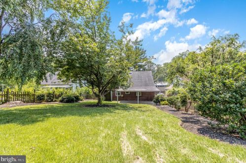 2206 Forster St, Harrisburg, PA 17103-1728