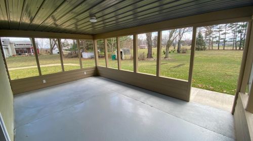 96 Division Rd, Valpo IN  46383-8014 exterior