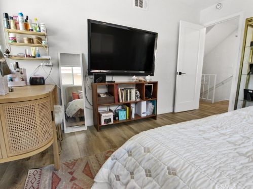 6907 Leilani Ln, Cypress CA  90630-5719 exterior