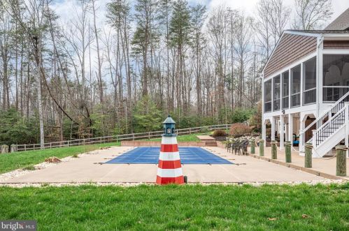 7905 Waterford Dr, Spotsylvania VA  22551-2204 exterior