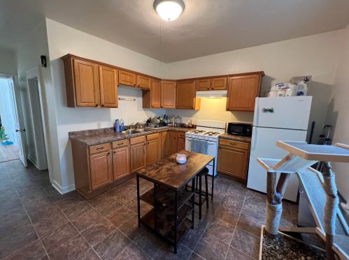 2360 Weil St, Milwaukee, WI 53212-3454