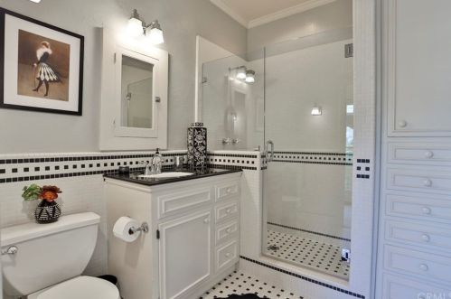 1135 Center St, Redlands CA  92373-6737 exterior