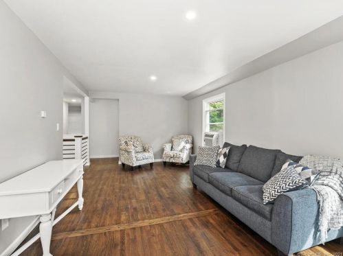 80 Circle Dr, Litchfield CT  06750-1710 exterior
