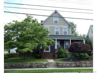49 Leonard St, Stamford, CT 06906-1009