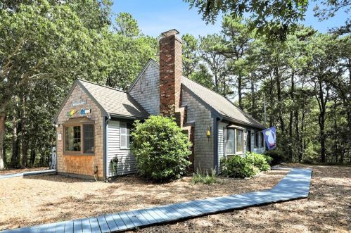 160 Mayflower Dr, Wellfleet, MA 02667-7615