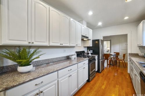 754 Alcatraz Ave, Oakland, CA 94609-1008