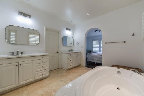 28 Climbing Vine, Irvine CA  92603-0200 exterior