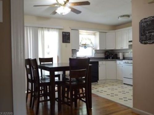 78 Parkway, West Paterson NJ  07424-1256 exterior