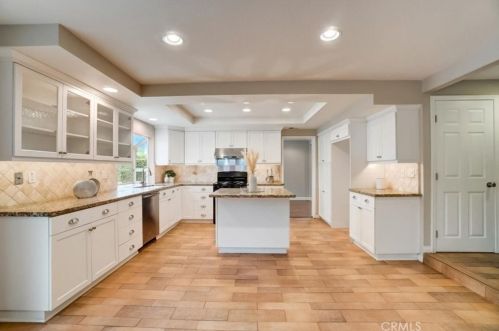 12 Christamon, Irvine CA 92620-1829 exterior