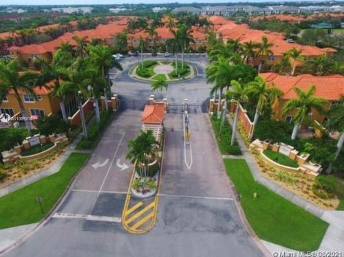 777 107th Ave, Hollywood FL  33025-6921 exterior