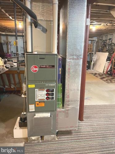 29 Johns Dr, West Enola PA  17025-2694 exterior