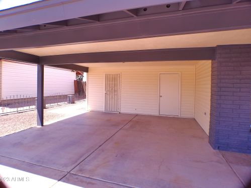 5226 71st Ave, Glendale AZ  85303-5804 exterior