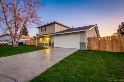 307 Huff St, Vista, CA 92083-6148