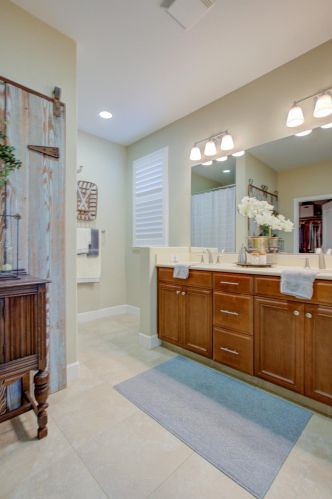 2864 Westport Cir, Valley Home CA  95361-8162 exterior