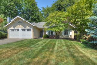 22472 10 St, Redmond WA  98075-8134 exterior