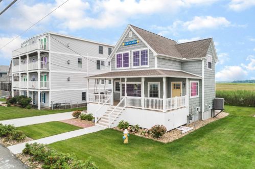 607 Ocean Blvd, Hampton NH  03842-4335 exterior