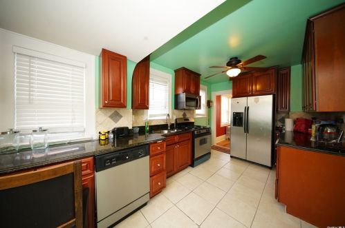 14 Parsons Dr, Hempstead, NY 11550-4713