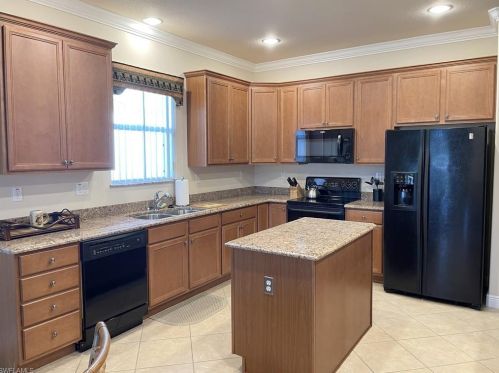 28649 San Lucas Ln, Bonita Springs, FL 34135-8302