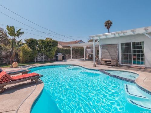 14608 Fonthill Ave, Hawthorne CA  90250-8460 exterior