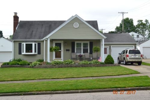 984 Vincent Blvd, Alliance, OH 44601-3872