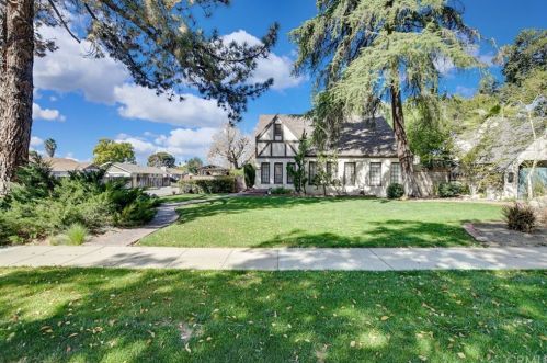2850 Fremontia Dr, San Bernardino, CA 92404-3947