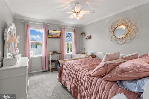 224 Shelly Dr, Collegeville PA  19426-2667 exterior