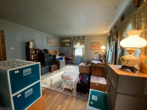 88 Roosevelt Blvd, Oakland NJ  07436-2018 exterior