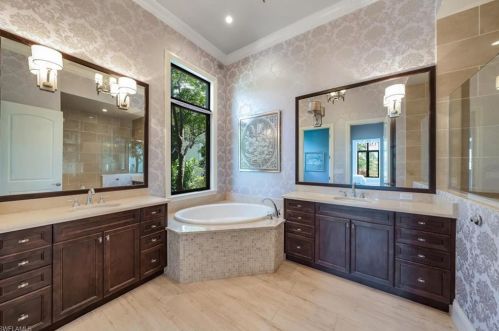 29006 Blaisdell Dr, Naples FL  34119-0930 exterior