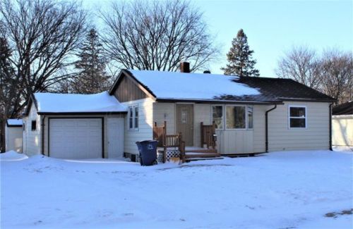 1213 12th St, Moorhead MN  56560-5114 exterior