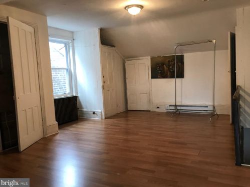 131 Tyler St, Trenton, NJ 08609-2538