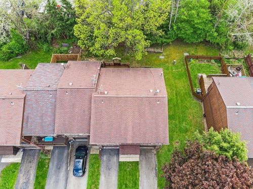 502 Bayberry Ln, Imperial PA  15126-9661 exterior