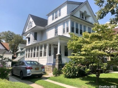 86-18 110th St, Jamaica, NY 11418-1242