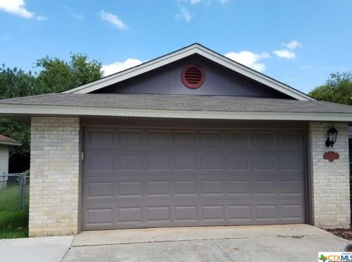 158 Middletowne Rd, Seguin TX  78155-4014 exterior